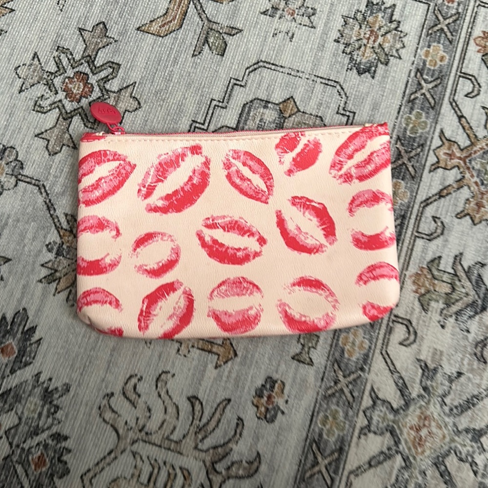 Ipsy, Pink, Kiss, Women’s Makeup Bag